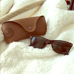 Rayban women’s new wayfarer